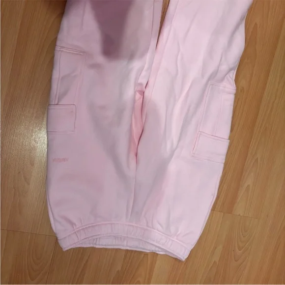 aritzia pink cargo sweatpants - Picture 6 of 9